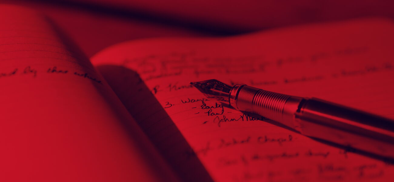 Rötliches Bild - Detailaufnahme eines Füllers.